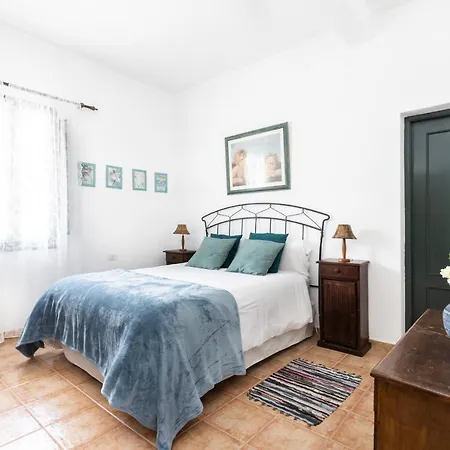 Casa Rural La Sombrera I With Pool