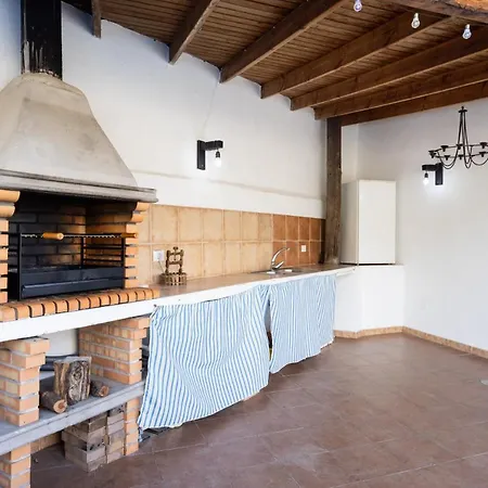 Casa Rural La Sombrera I With Pool Ferienhaus