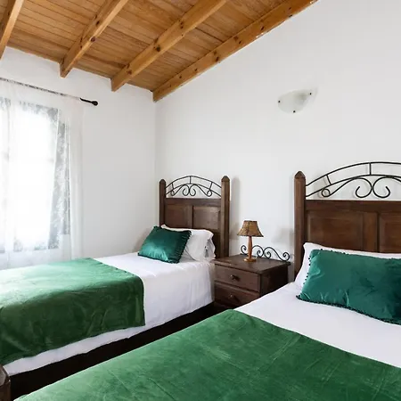 Casa Rural La Sombrera I With Pool